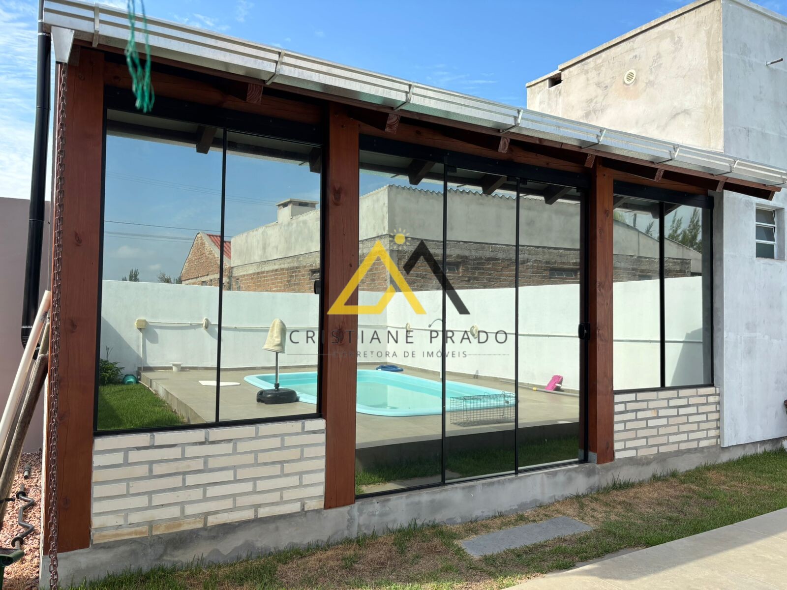 Casa à Venda em Balneário Gaivota — Lazer Completo no Village Dunas